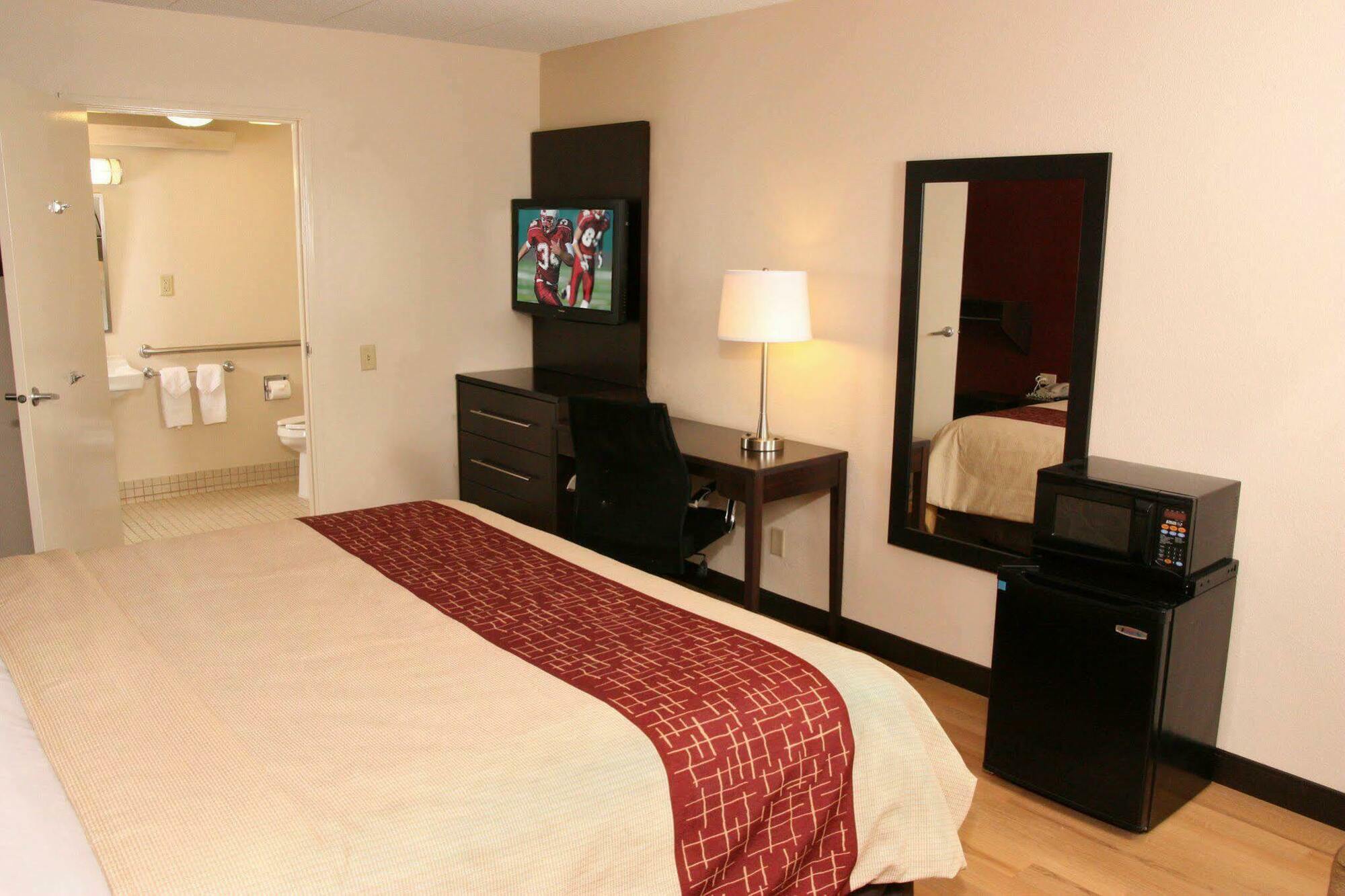 Red Roof Inn Plus+ Austin South מראה חיצוני תמונה